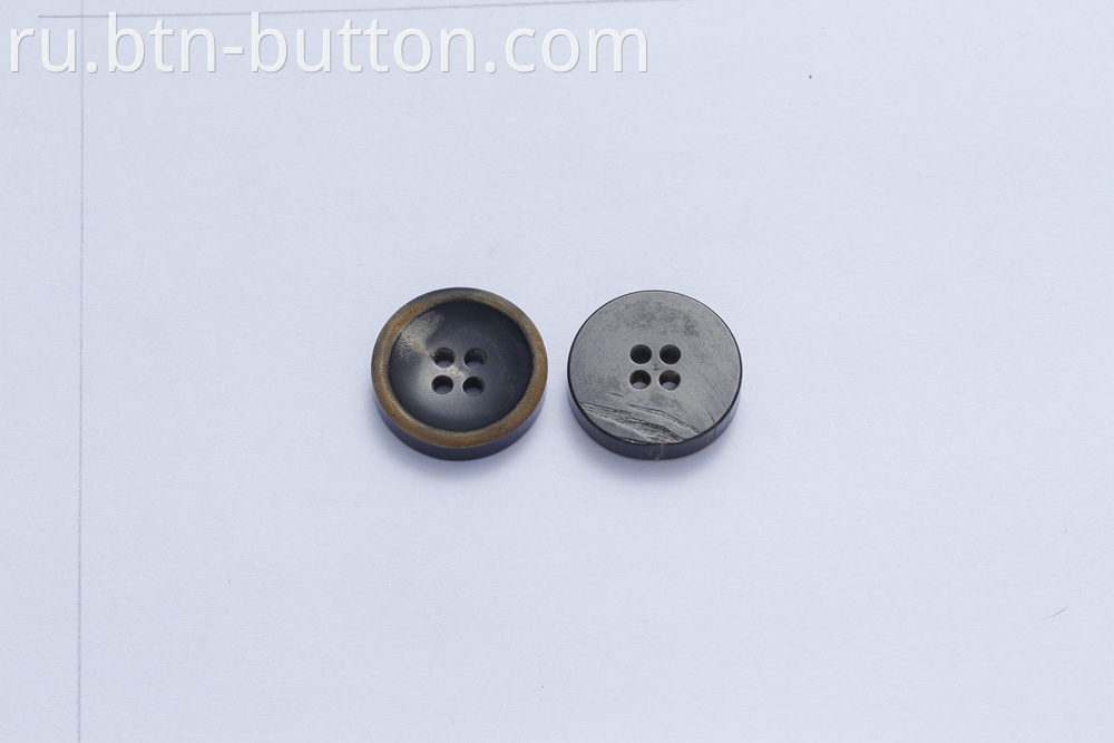 Natural brown horn buttons